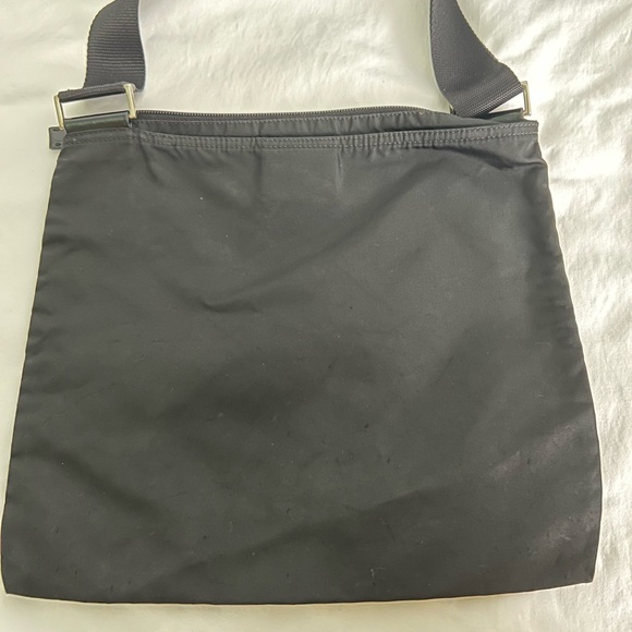 AUTHENTIC PRADA Messenger Small Tessuto 98pr46 Black Nylon Cross Body Bag - Picture 2 of 7